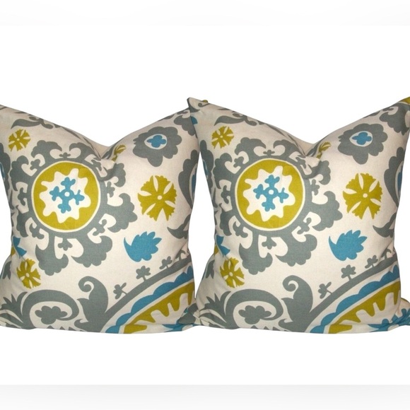 Wella Collection Floral Pillow Covers set of 2 17x17 - Picture 1 of 5
